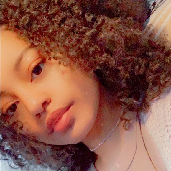 Meet your Posher, Sarah - Picture 1 of 1